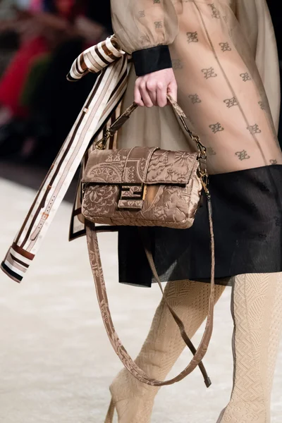 Look 111